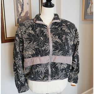 Nike Women's Grey/Black Floral Primaloft Oversize Fleece Zip Swoosh Jacket Small